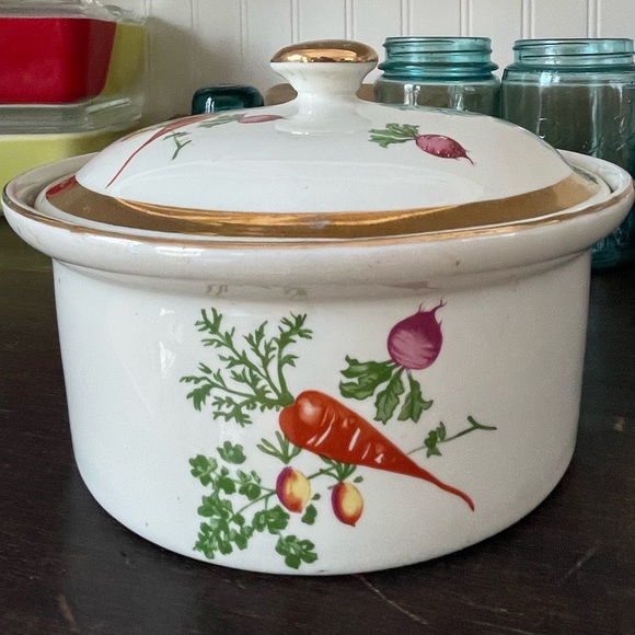 SOLD Vintage Hall China Vegetable Harvest Casserole Dish❤️🥕 - Picture 13 of 13
